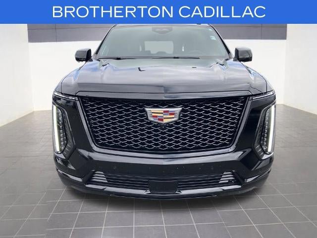 Used 2025 Cadillac Escalade Sport Platinum AWD/4WD image 2