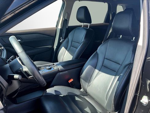 Used 2023 Nissan Rogue SL w/ SL Premium Package image 16