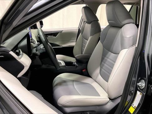 Used 2023 Toyota RAV4 XLE Premium AWD/4WD image 24