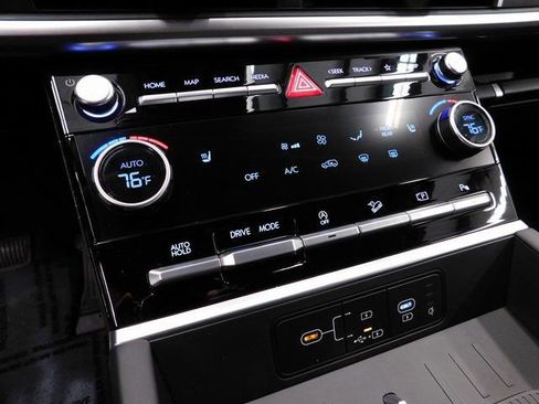 Used 2025 Hyundai Santa Fe SEL image 33