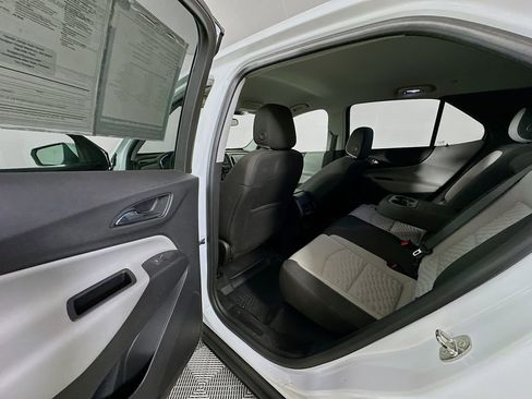 Used 2019 Chevrolet Equinox LT FWD image 16