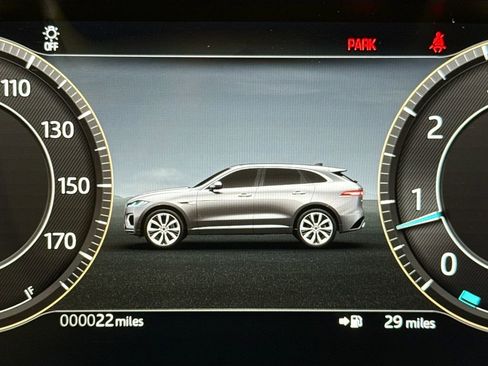 Used 2025 Jaguar F-PACE R-Dynamic S image 11
