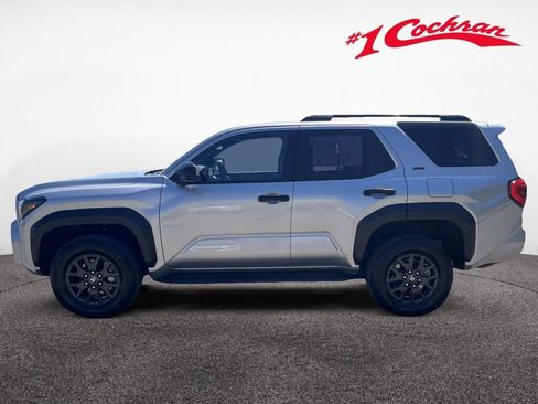Used 2025 Toyota 4Runner SR5 AWD/4WD image 10