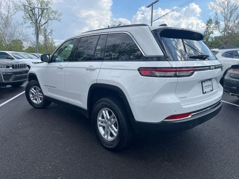 Used 2025 Jeep Grand Cherokee Laredo w/ Luxury Tech Group I AWD/4WD image 33