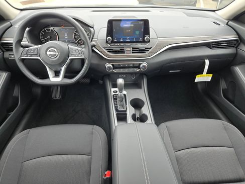 New 2026 Nissan Altima 2.5 SV FWD image 13