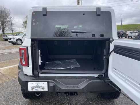 New 2026 Ford Bronco Outer Banks w/ Sasquatch Package AWD/4WD image 10