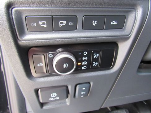 Used 2024 Ford F150 Platinum w/ FX4 Off-Road Package AWD/4WD image 15
