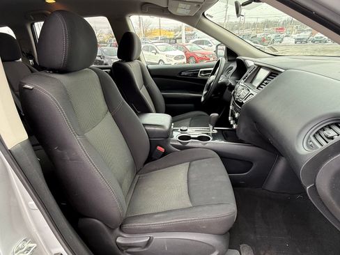 Used 2019 Nissan Pathfinder S AWD/4WD image 17
