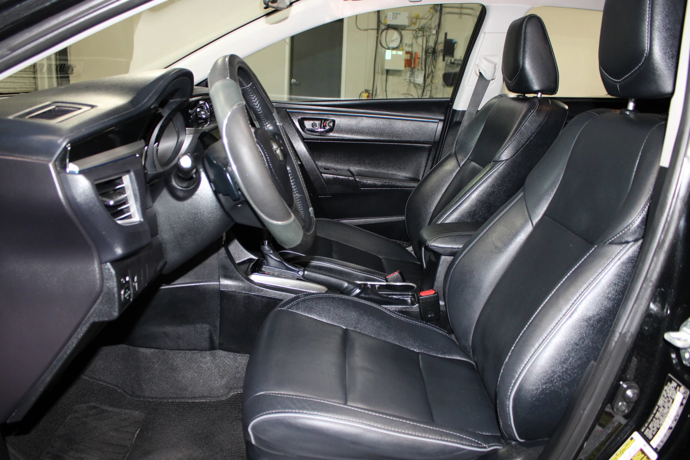 Used 2014 Toyota Corolla S Premium FWD image 21