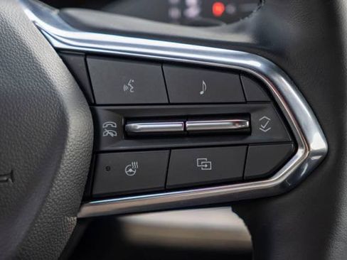 Used 2025 Chevrolet Equinox LT AWD/4WD image 21