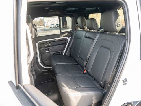 New 2026 Land Rover Defender 110 X-Dynamic SE image 22
