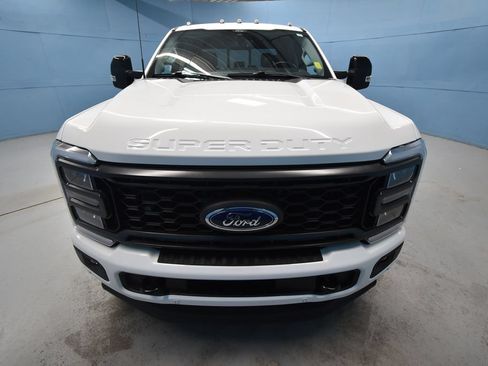 Used 2024 Ford F350 Lariat w/ Lariat Ultimate Package AWD/4WD image 33