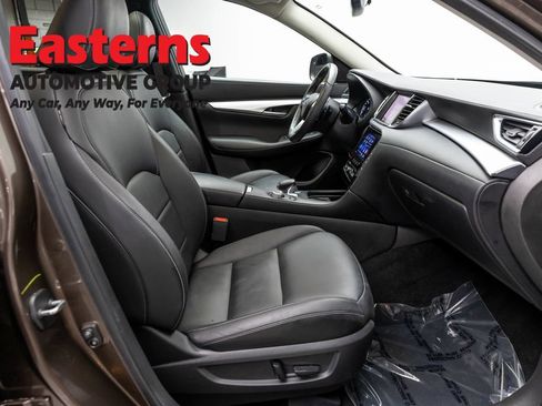 Used 2019 INFINITI QX50 Luxe w/ Navigation Package AWD/4WD image 25