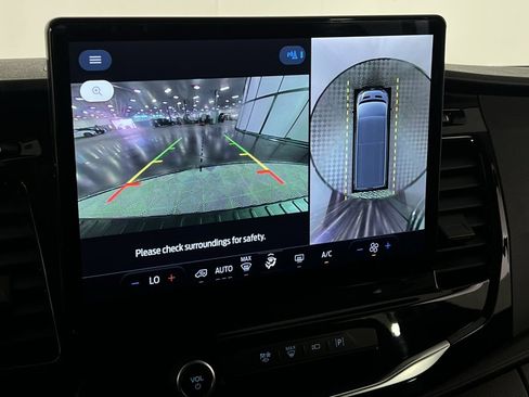 Used 2023 Ford Transit 350 XLT image 19