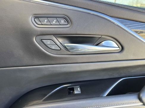 Used 2023 Cadillac Escalade Sport w/ LPO, ONYX Package image 10