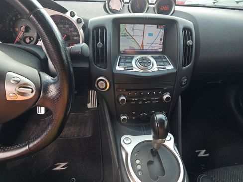 Used 2014 Nissan 370Z Touring w/ Sport Package image 7