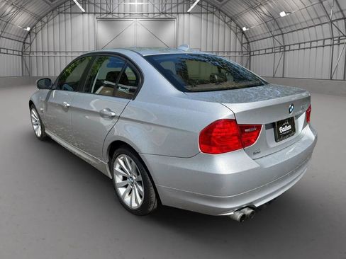 Used 2011 BMW 328i xDrive Sedan AWD/4WD image 8