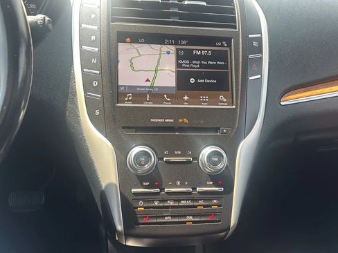 Used 2018 Lincoln MKC Select w/ Select Plus Package AWD/4WD image 22
