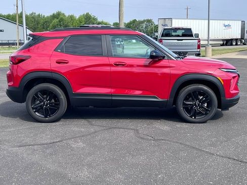 New 2026 Chevrolet TrailBlazer LT w/ Midnight Edition AWD/4WD image 33