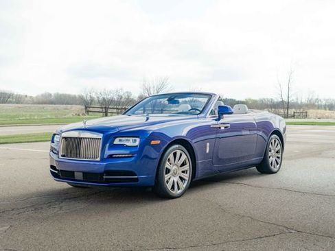 Used 2017 Rolls-Royce Dawn RWD image 39