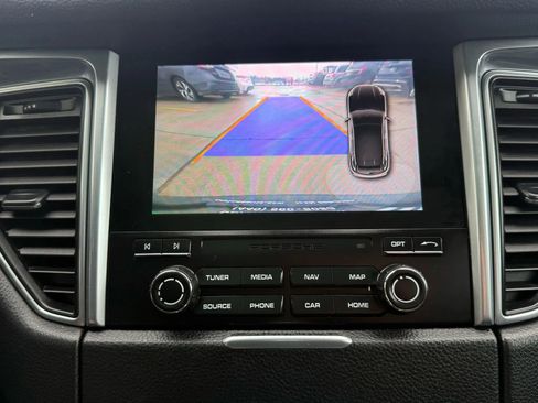 Used 2018 Porsche Macan S image 45