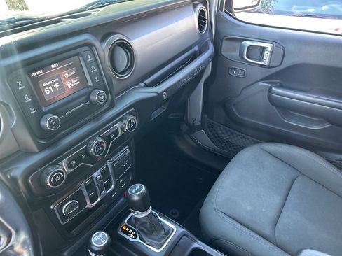 Used 2020 Jeep Wrangler Unlimited Sport image 26