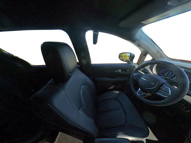 Used 2025 Chrysler Pacifica Select FWD image 38
