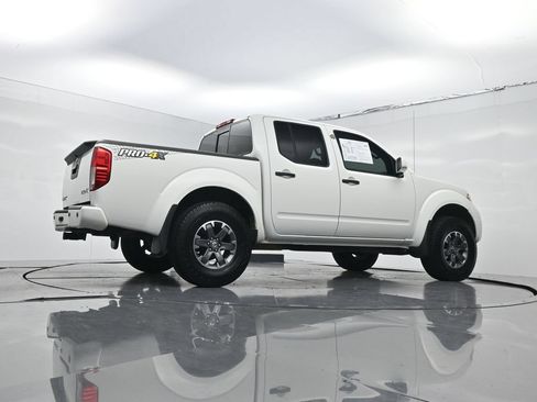 Used 2018 Nissan Frontier PRO-4X AWD/4WD image 23