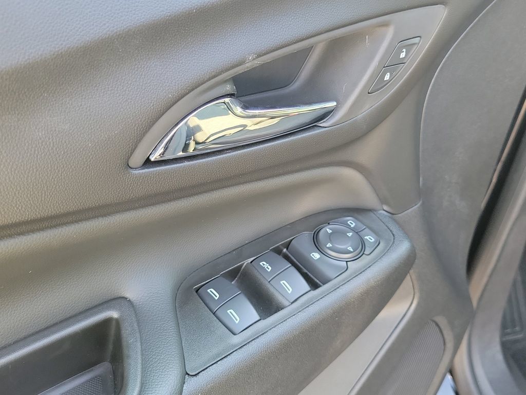 Used 2024 Chevrolet Equinox LT FWD image 25