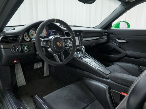 Certified 2016 Porsche 911 GT3 RS image 4