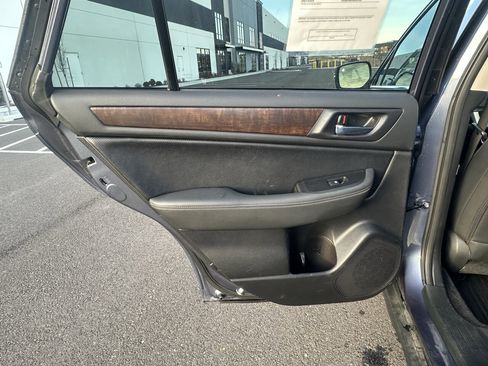 Used 2015 Subaru Outback 3.6R Limited image 16