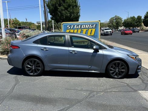 Used 2023 Toyota Corolla SE w/ SE Premium Package FWD image 2