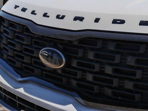 Used 2021 Kia Telluride EX w/ EX Premium Package AWD/4WD image 3