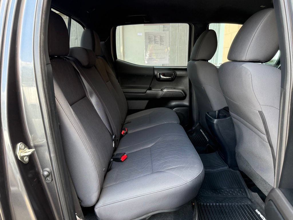 Used 2019 Toyota Tacoma TRD Off-Road w/ Technology Package AWD/4WD image 18