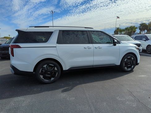 New 2026 Kia Carnival EX image 9