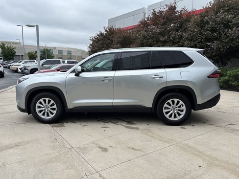Used 2025 Toyota Grand Highlander FWD image 10