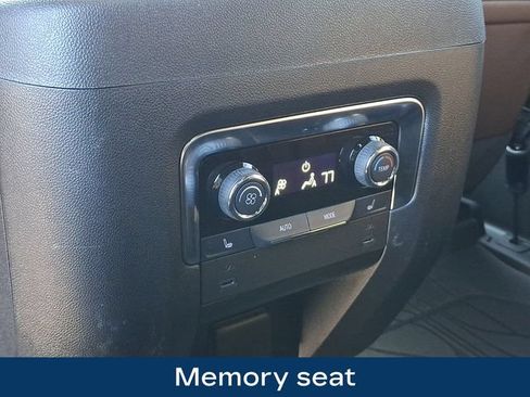 Used 2025 Chevrolet Tahoe High Country AWD/4WD image 19