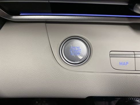 New 2026 Hyundai Elantra Limited image 23