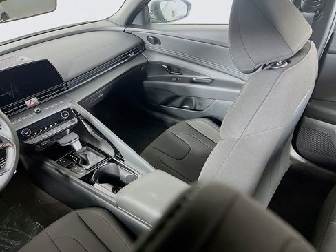 New 2025 Hyundai Elantra SEL image 20