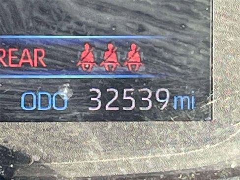 Used 2022 Toyota Corolla LE image 27