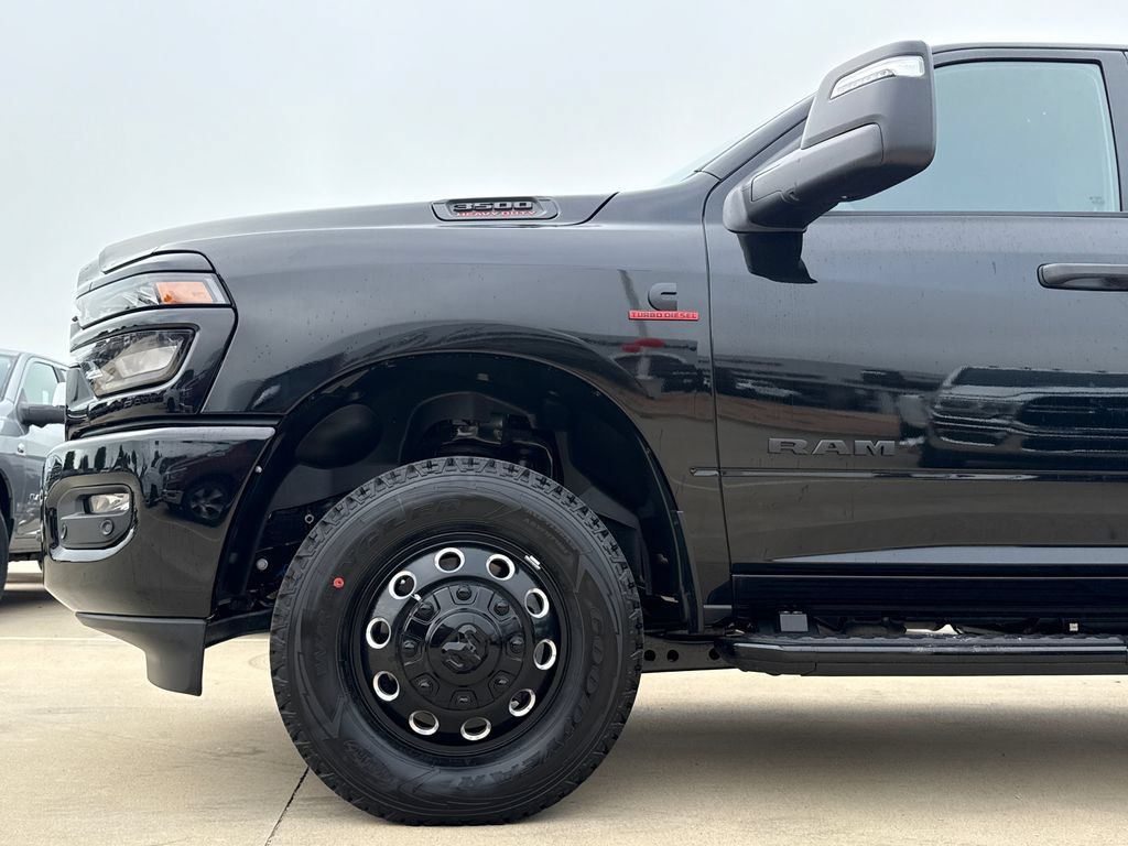 New 2026 RAM 3500 Big Horn AWD/4WD image 5