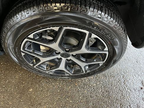 Used 2025 Jeep Compass Limited image 31