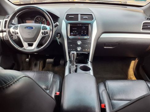Used 2013 Ford Explorer XLT AWD/4WD image 11