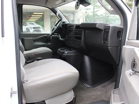 Used 2019 Chevrolet Express 3500 LT w/ LT Preferred Equipment Group RWD image 15