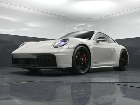 Certified 2026 Porsche 911 Carrera GTS RWD image 22
