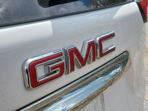 Used 2024 GMC Terrain SLT image 9
