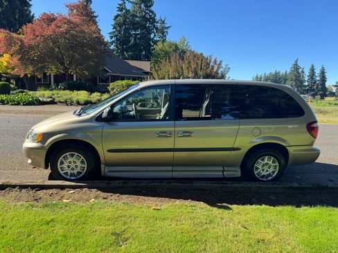 Used 2002 Dodge Grand Caravan Sport image 6