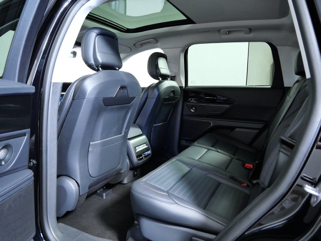 New 2026 Lincoln Nautilus Reserve AWD/4WD image 12