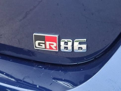Used 2023 Toyota GR86 Premium w/ ALL Weather Mat Package (TMS) RWD image 32
