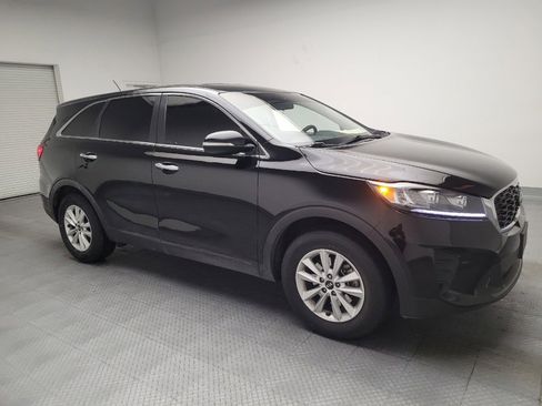 Used 2019 Kia Sorento LX image 11